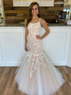 Robes de bal longues en tulle avec bretelles spaghetti, dos nu et dentelle style sirène