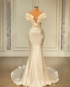 Robe de bal longue en satin à décolleté cœur style sirène