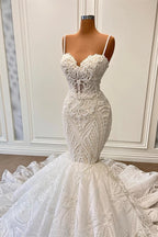 Vestido de Noiva Sereia Longo com Decote Coração, Alças Finas, Tule, Bordados e Folhos
