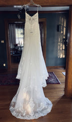 Vestido de Noiva com Cauda de Capela em Tule, Decote Coração e Saia Longa de Sereia