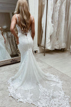 Abiti da sposa lunghi a sirena in tulle senza maniche e senza schiena con pizzi applicati
