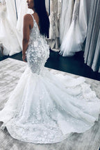 Robe de mariée longue sirène à encolure en V, bretelles fleuries, dos nu