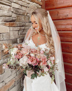 Vestido de novia largo de sirena con escote en V, tirantes finos, apliques de encaje
