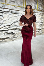 Robe de bal longue sirène en velours scintillant à col en V avec manches
