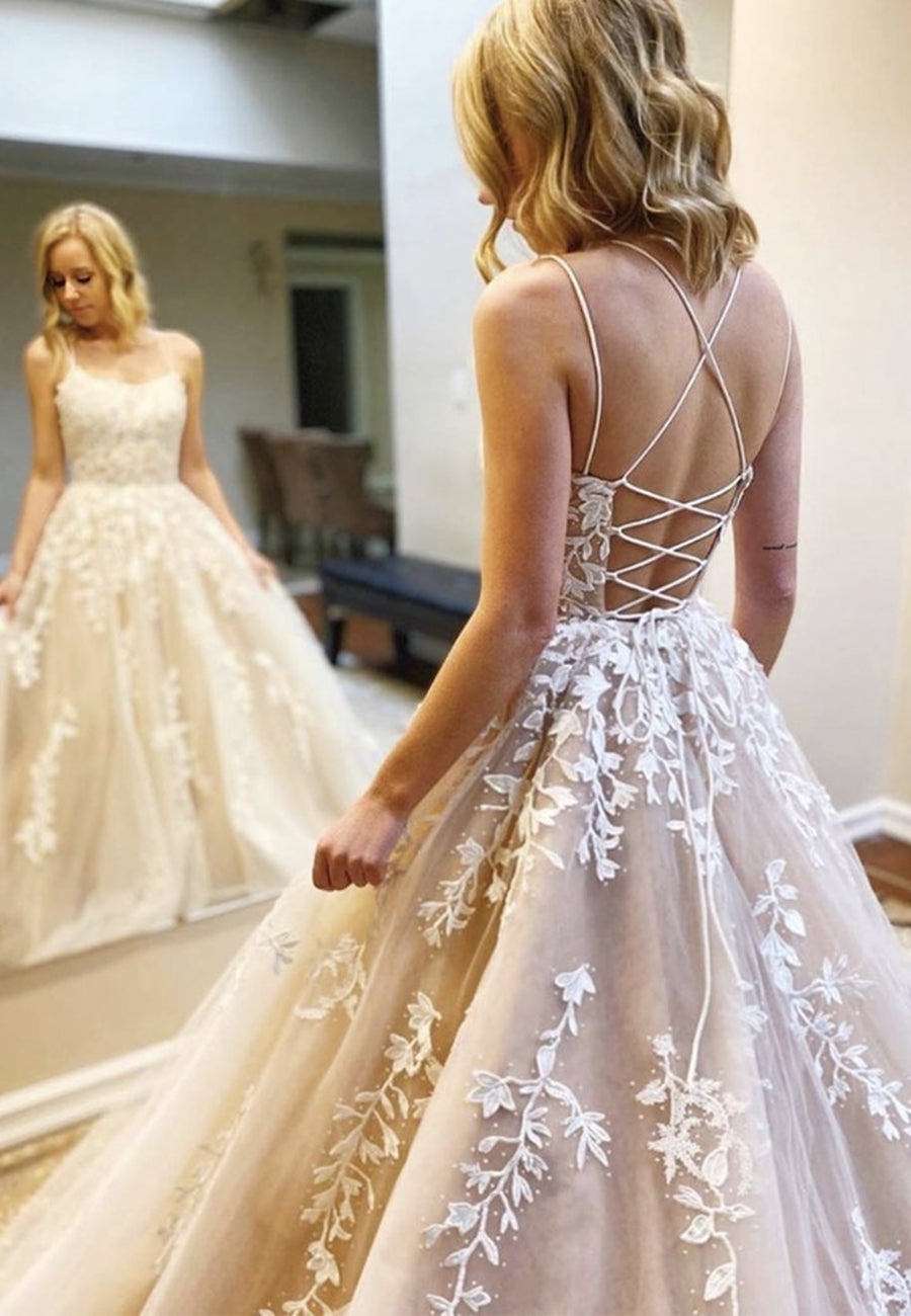 Robe de bal longue princesse en tulle, taille empire, col arrondi, dos nu en dentelle, formelle