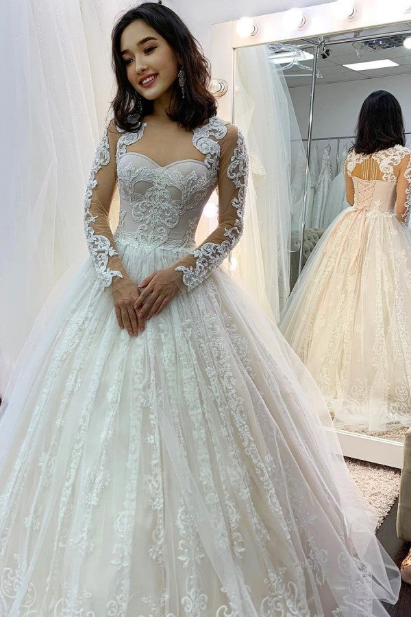 Abito da sposa lungo principessa con scollo a cuore, applicazioni in pizzo, schiena scoperta e tulle, con maniche
