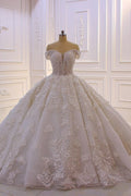 Abito da sposa lungo principessa con scollo a cuore, spalle scoperte, schiena scoperta, applicazioni in pizzo, balze e tulle