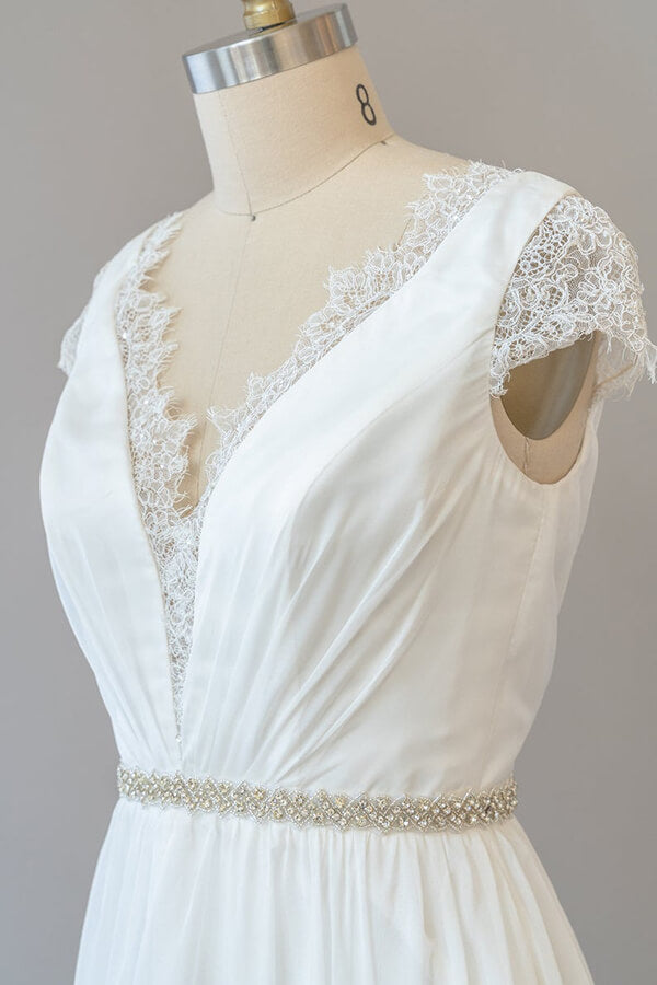 Vestido de Noiva Comprido em Chiffon com Decote em V e Renda, com Mangas de Capa
