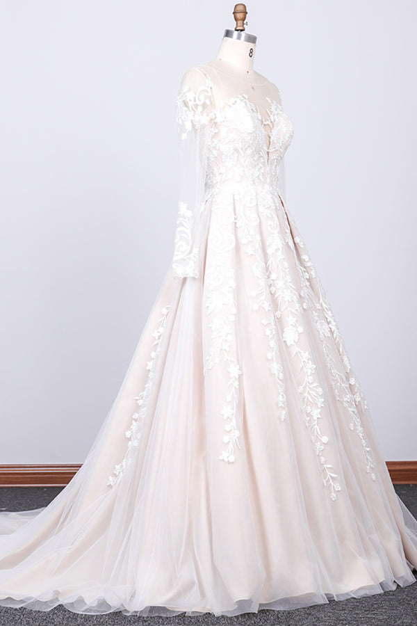 Vestido de Noiva em Tule com Aplicações de Renda e Manga Comprida em Corte A