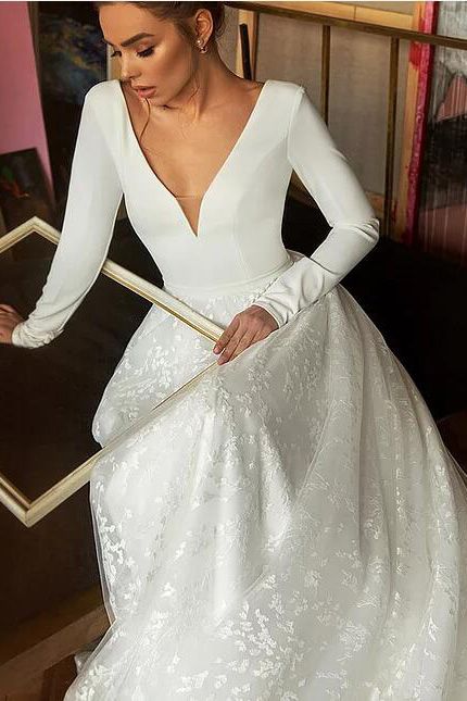 Vestidos de Noiva Boémios de Manga Comprida com Decote em V, Cetim, Sem Costas, em Renda