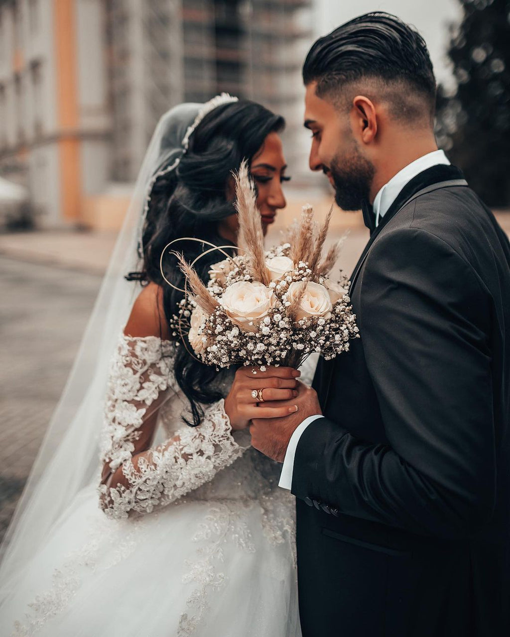 Long Sleeves Ball Gown Wedding Dress Off-the-Shoulder With Appliques
