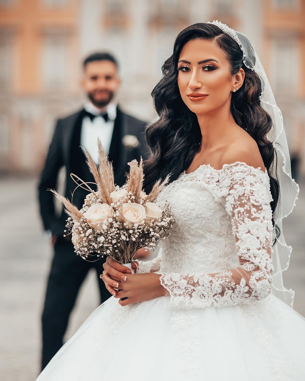 Long Sleeves Ball Gown Wedding Dress Off-the-Shoulder With Appliques