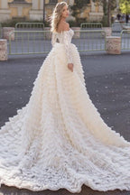 Vestido de Noiva Sereia com Mangas Compridas e Ombros Descobertos com Cauda
