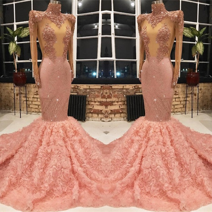 Vestido de Baile Rosa de Manga Comprida com Aplicações de Sereia e Fundo com Flores