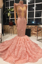 Vestido de Baile Rosa de Manga Comprida com Aplicações de Sereia e Fundo com Flores