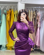 Langes Meerjungfrau-Ballkleid aus Stretch-Satin mit Juwelenspitze und Ärmeln