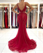 Robe de bal sirène longue en tulle avec col en V, dos ouvert et dentelle scintillante