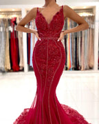 Robe de bal sirène longue en tulle avec col en V, dos ouvert et dentelle scintillante