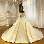 Vestido de Noiva Luxuoso Princesa Marfim com Mangas Compridas e Corte em A com Contas