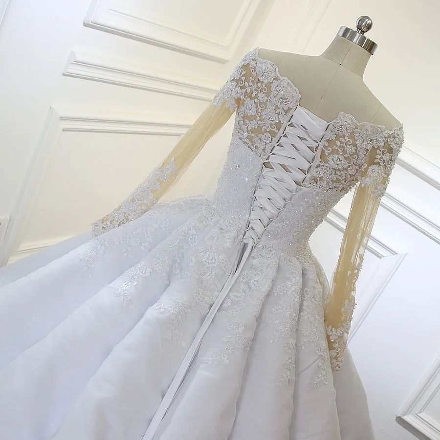 Robe de mariée blanche princesse luxueuse en ligne A à manches longues en dentelle