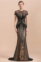 Vestido de Festa Preto Luxuoso com Contas, Estilo Sereia, Mangas Curtas com Ombreiras