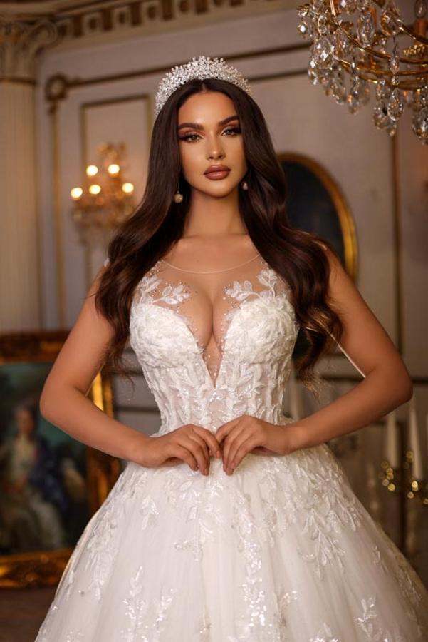 Vestidos de Noiva Luxuosos Longos em Linha A com Decote Coração, Tule, Renda e Costas Abertas