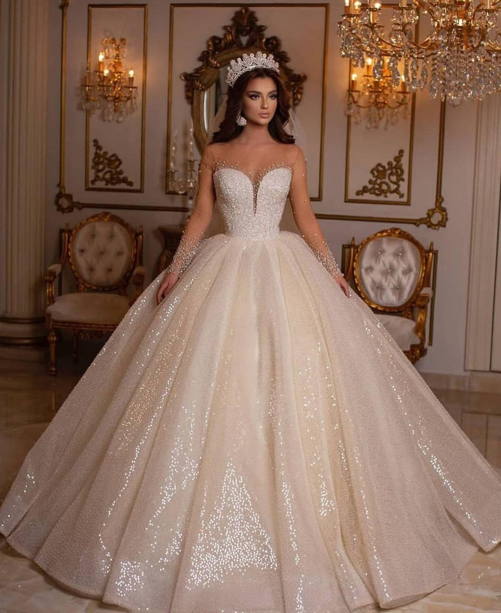 Vestido de novia largo de lujo con escote en forma de corazón, brillante y mangas