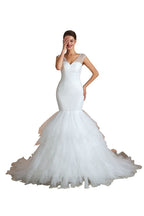 Luxuriöses weißes Brautkleid mit V-Ausschnitt, Flügelärmeln, Schnürung und Pailletten