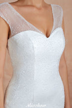 Luxuriöses weißes Brautkleid mit V-Ausschnitt, Flügelärmeln, Schnürung und Pailletten