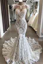 Luxuriöses weißes, hohles, herzförmiges, offenes, langes Spitzen-Brautkleid mit Pelz-Ausschnitt 
