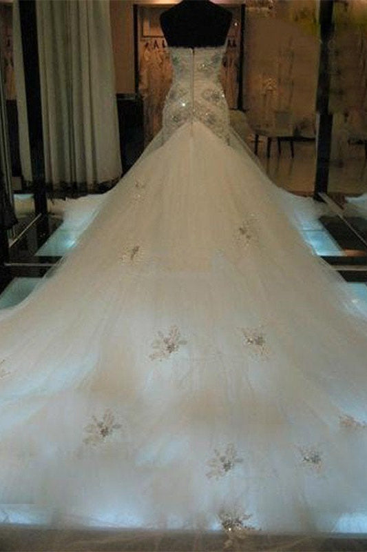 Robe de mariée sans manches en tulle à perles, décolleté cœur