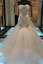 Robe de mariée sans manches en tulle à perles, décolleté cœur