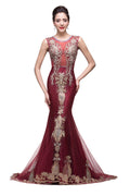 Robes de soirée bordeaux en tulle longueur balayage à coupe sirène avec appliqué