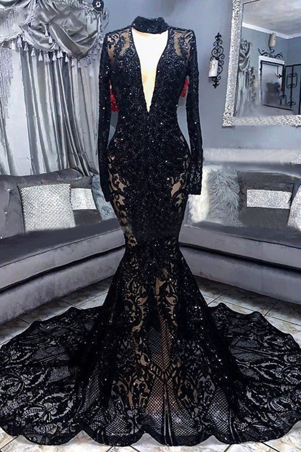 Robe de bal sirène à col montant et manches longues