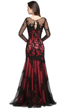 Abito da sera rosso lungo in tulle con scollo a gioiello, perline e stile sirena, sensuale