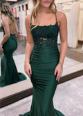 Jimena | Vestido largo de fiesta verde oscuro con tirantes finos estilo sirena y apliques