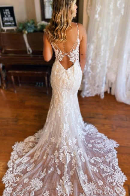 Robes de mariée sirène à bretelles spaghetti, col en V, dos nu en dentelle