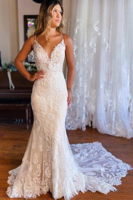 Robes de mariée sirène à bretelles spaghetti, col en V, dos nu en dentelle