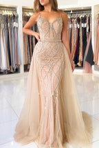 Robe de bal longue sirène à perles avec traîne en tulle et décolleté en cœur