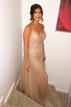 Robe de bal longue sirène à perles avec traîne en tulle et décolleté en cœur