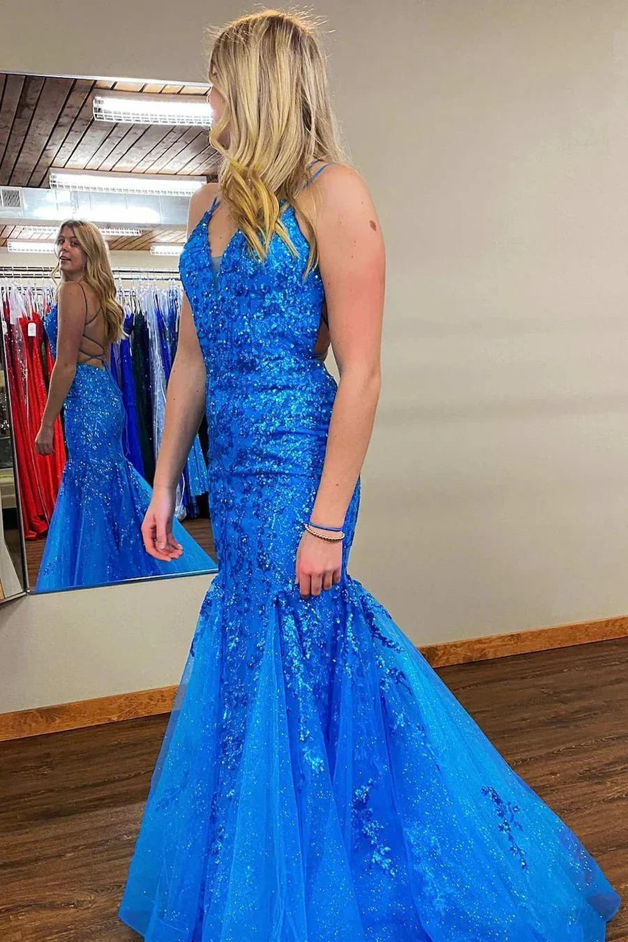 Zadie | Vestidos largos de gala con escote en V, lentejuelas, encaje y apliques estilo sirena
