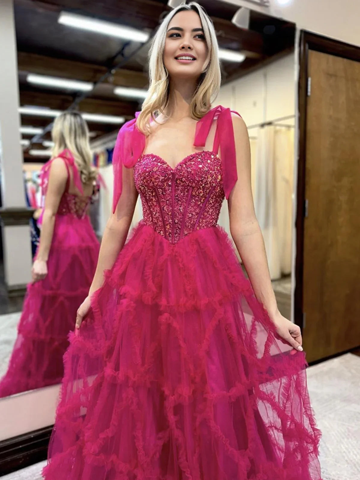 Michaella | Vestidos largos de fiesta con escote corazón, falda en línea A y capas de tul en color fucsia