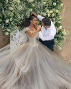 Robe de mariée moderne longue en ligne A, bustier en tulle sans manches, décolleté bardot