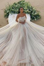 Robe de mariée moderne longue en ligne A, bustier en tulle sans manches, décolleté bardot
