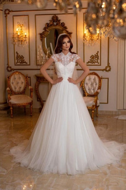 Robes de mariée modernes longues sans manches en ligne A avec dentelle