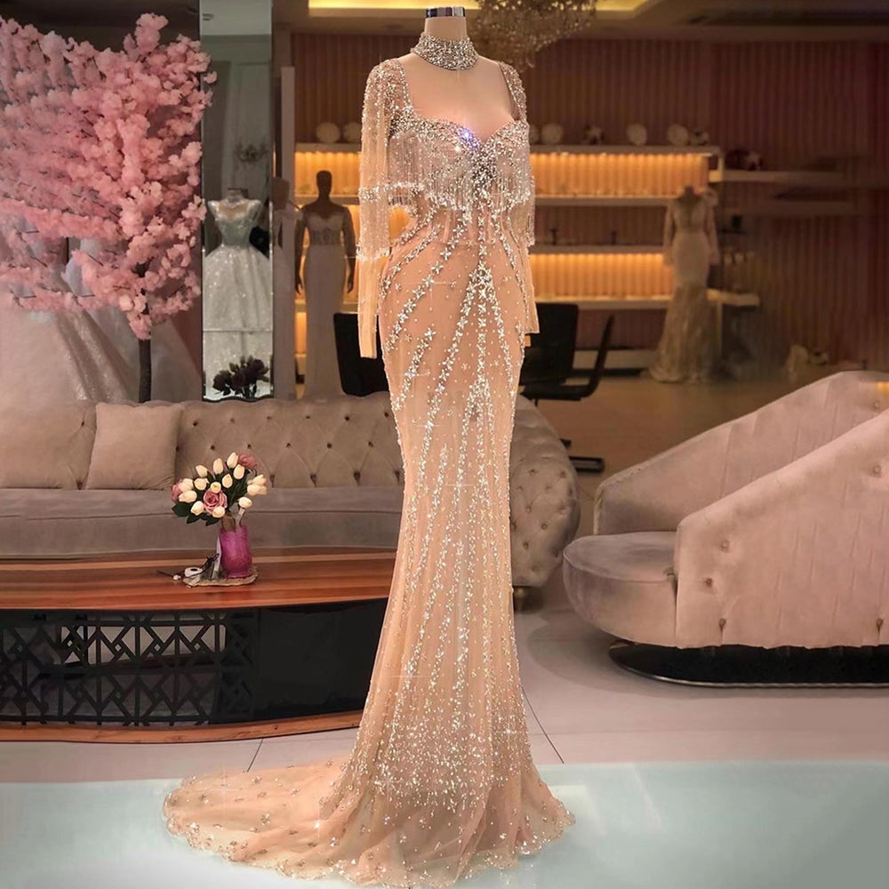 Vestido de Baile Moderno Comprido Cauda de Sereia com Bordados e Mangas Compridas com Cauda