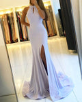 Robe de bal moderne longue sirène à col licou avec dos nu en forme de trou de serrure et fente