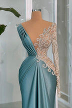 Vestido de Baile Moderno Comprido Cauda de Sereia com Decote em V, Renda, Brilhos e Cetim, Mangas Compridas