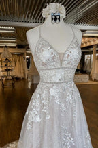 Abiti da sposa moderni a linea ad A con spalline sottili e pizzo