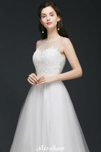Robe de mariée modeste en dentelle illusion coupe trapèze
